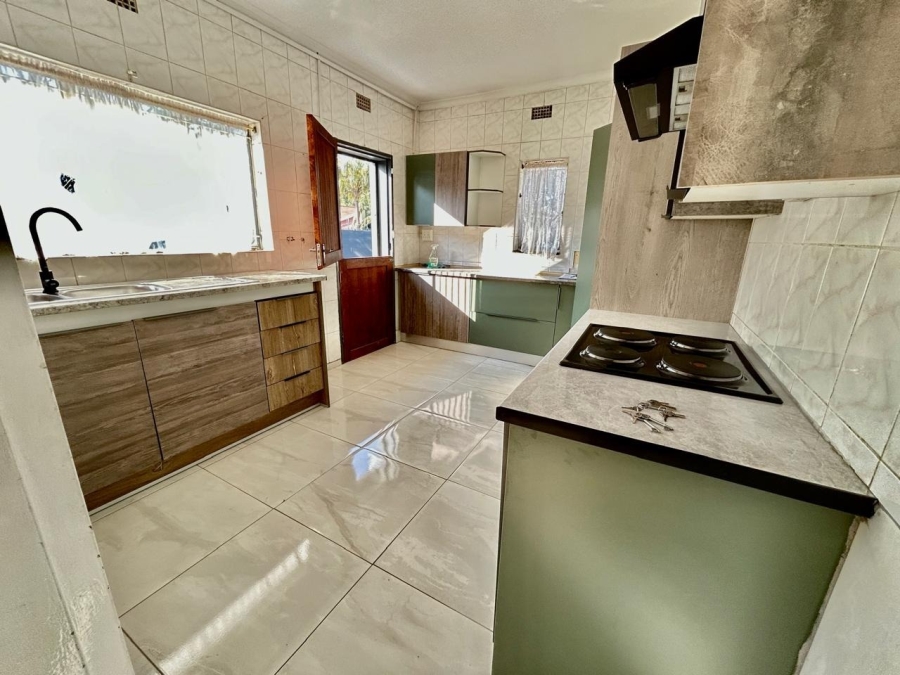 To Let 3 Bedroom Property for Rent in Geelhoutpark North West